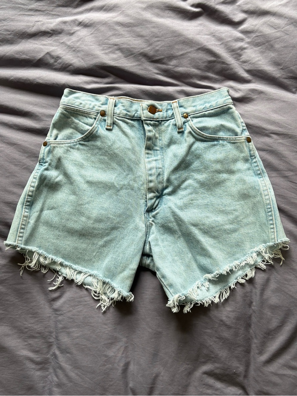 Vintage Wrangler Light Blue Frayed-Hem Denim Shorts